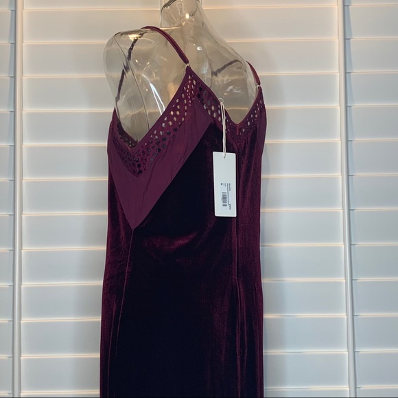 Relished Velvet Midi Dress - Picture 8 of 11